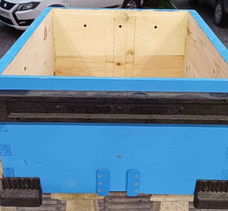 طبق کندو هفت گوهر ویژه پرورش لارو زنبور عسل